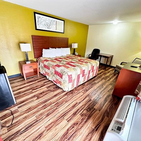 Regency Inn Iola Экстерьер фото