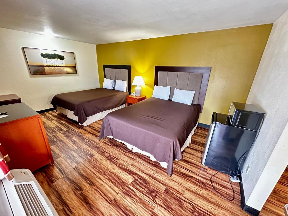 Regency Inn Iola Экстерьер фото