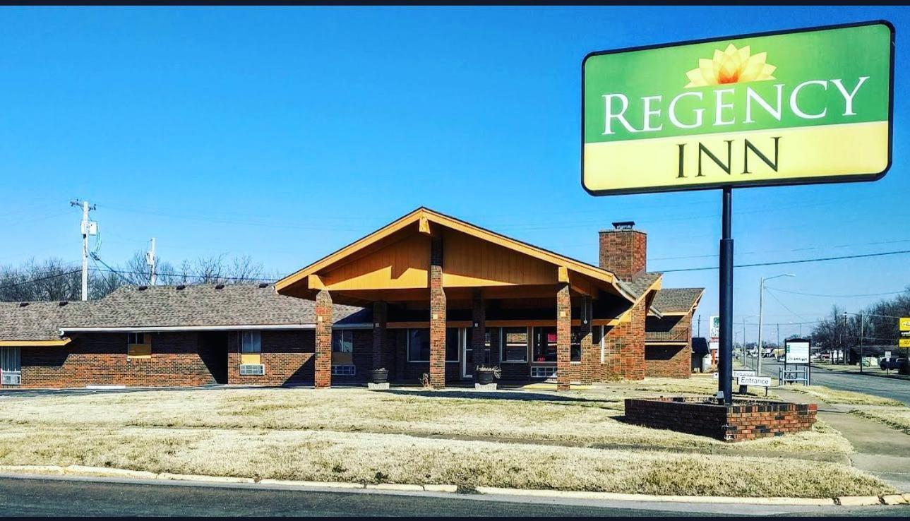 Regency Inn Iola Экстерьер фото